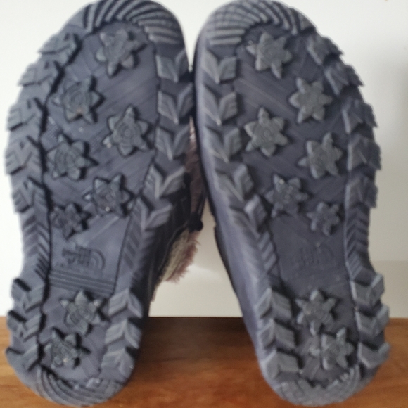 The North Face Shellista Black Faux Fur Girls Boots Heat Seaker 200gm insulation - Picture 2 of 6